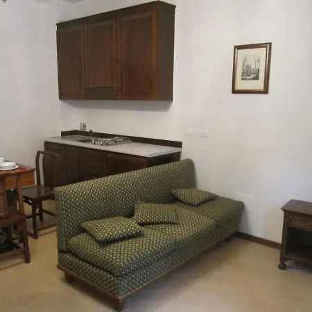 Farm stay Podere Riosto Cantina&agriturismo *
