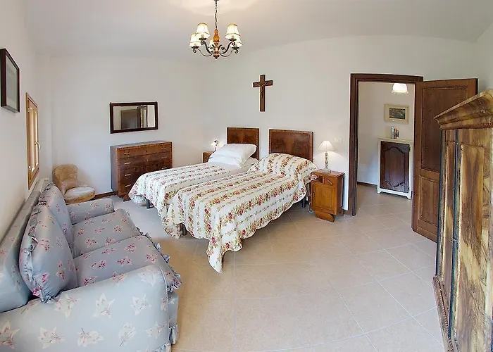 Podere Riosto Cantina&agriturismo Feriegård *