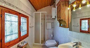 Gospodarstwo agroturystyczne Podere Riosto Cantina&agriturismo *