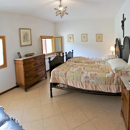 مزرعة للإقامة Podere Riosto Cantina&agriturismo بيانورو