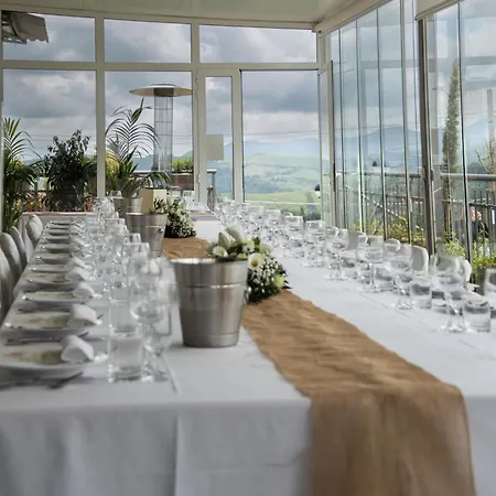 Podere Riosto Cantina&agriturismo * بيانورو