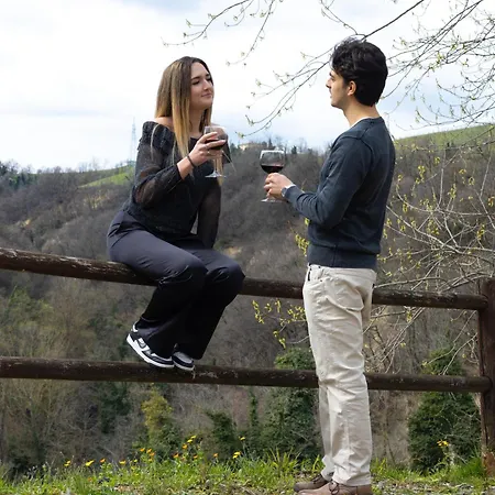 مزرعة للإقامة Podere Riosto Cantina&agriturismo بيانورو