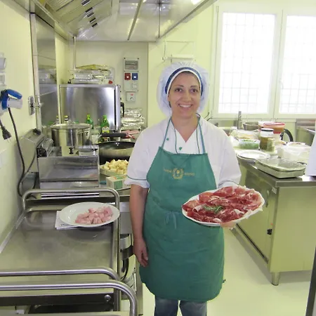 مزرعة للإقامة Podere Riosto Cantina&agriturismo