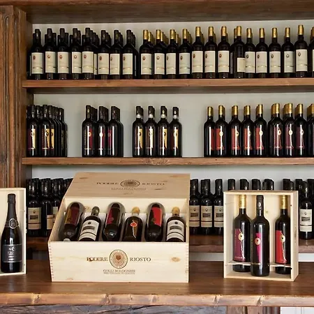 Podere Riosto Cantina&agriturismo بيانورو