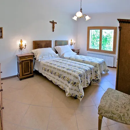 مزرعة للإقامة Podere Riosto Cantina&agriturismo