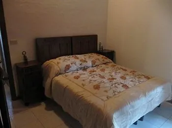 Podere Riosto Cantina&agriturismo مزرعة للإقامة بيانورو