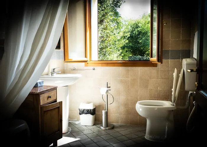 Podere Riosto Cantina&agriturismo * פיאנורו